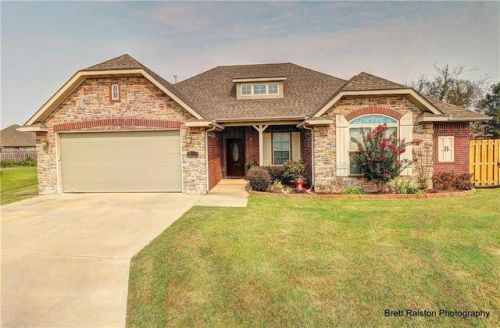 2916 Vanike Dr, Fayetteville, AR 72704-7546