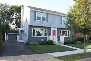 799 Woodland Dr, Wilkes Barre, PA 18704-3917