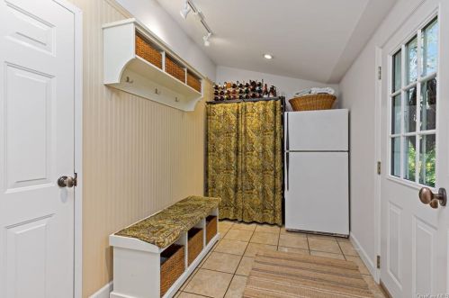 27 Fountain Rd, Briarcliff NY  10510-2234 exterior