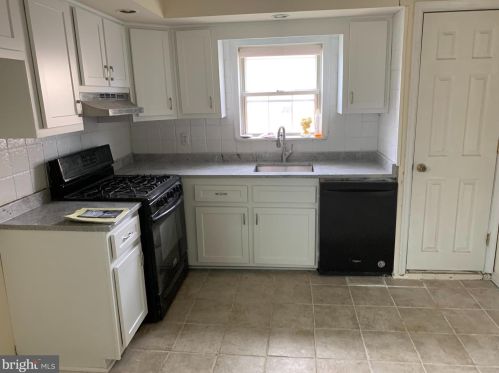 632 Roberts St, Norristown, PA 19401-3565