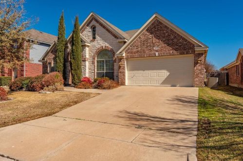 4760 Ocean Dr, Fort Worth, TX 76123-4646