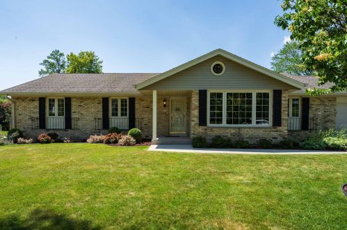 2125 Applewood Ln, Milwaukee, WI 53209-2105