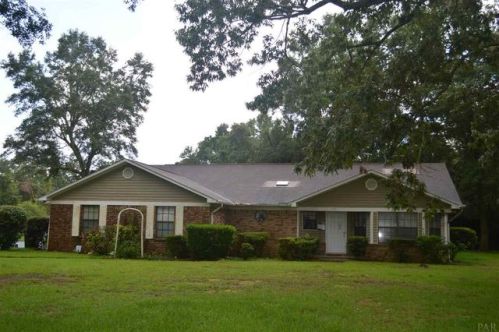 7401 Lillie Ln, Pensacola, FL 32526-8821