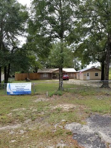 451 Woodlawn Rd, Freeport, FL 32439-2552