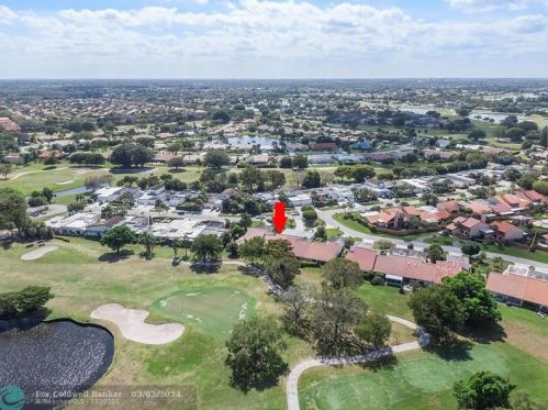 5293 Stonybrook Ln, Boynton Beach FL  33437-1616 exterior