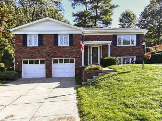 254 Amity Rd, Glenshaw, PA 15116-1042