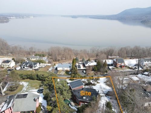 6 Grandview Ave, Cornwall Hud, NY 12520-1206