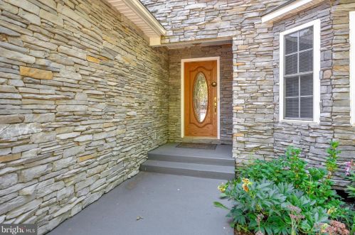 413 Yorktown Blvd, Locust Grove VA  22508-5118 exterior