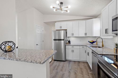 8335 Collins Ave, Camden NJ  08109-3568 exterior