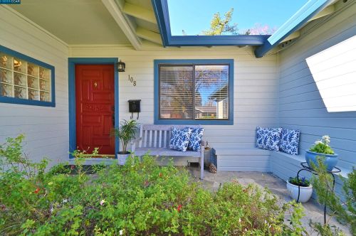 108 Price Ln, Concord, CA 94523-3346