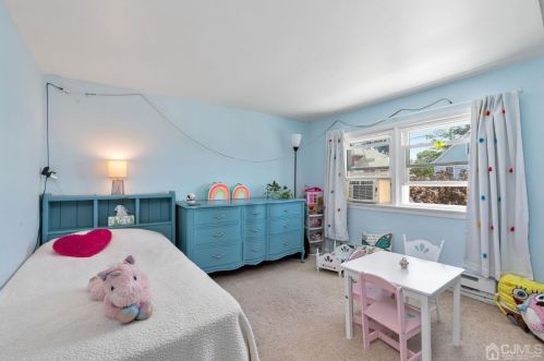 180 Grenville St, Woodbridge NJ  07095-1834 exterior