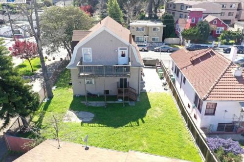 4534 Congress Ave, Oakland, CA 94601-4751