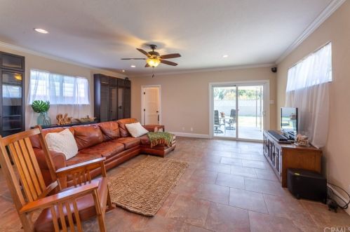 2850 Foreman Ave, Long Beach CA  90815-1112 exterior