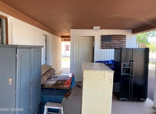 135 Blacklidge Dr, Tucson AZ 85705-3829 exterior