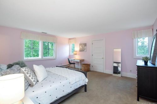 98 Ryefield Rd, Middletown CT  06457-5700 exterior