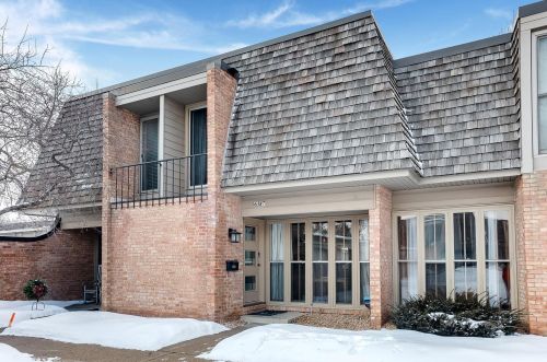 6387 Barrie Rd, Minneapolis, MN 55435-2301