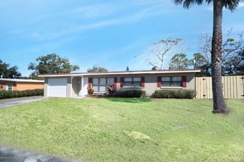 1035 Tudor Ln, Titusville, FL 32780-3954