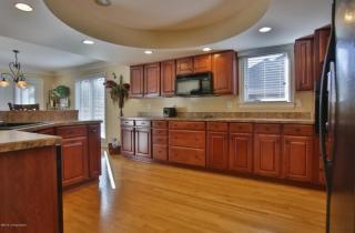 12609 Razor Ct, Louisville, KY 40299-4595