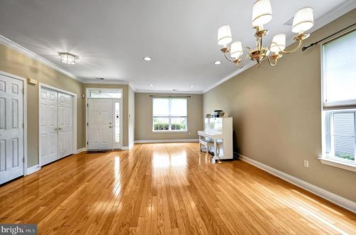 24 Chamber Ln, Columbus NJ  08022-2313 exterior