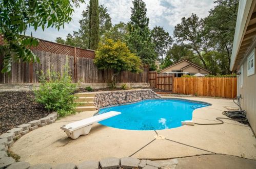 7600 Mcconnel Dr, Citrus Heights CA  95610-2606 exterior