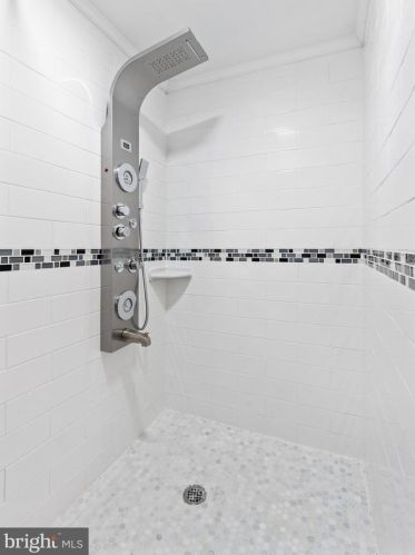 6634 Guyer Ave, Philadelphia PA  19142-2603 exterior