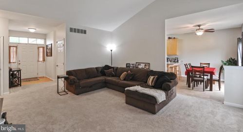 240 Wycombe Dr, Dover DE  19904-3857 exterior