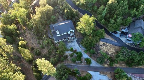 39818 Granite Ridge Ln, Bass Lake, CA 93604-9775