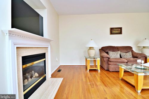 123 Posting Way, Charles Town WV  25414-9327 exterior