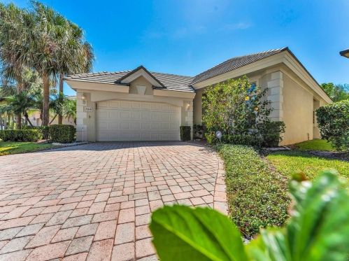 7047 Somerton Blvd, Orlando, FL 32819-5022