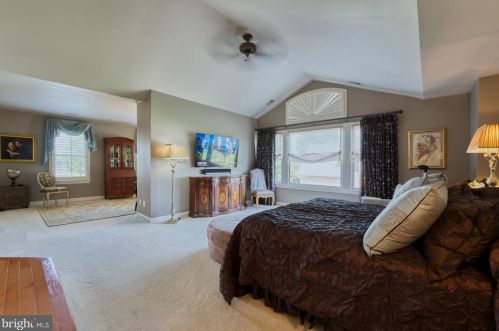 43527 Butler Pl, Leesburg VA 20176-7428 exterior