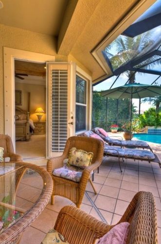 5076 Post Oak Ln, Naples FL  34105-4526 exterior