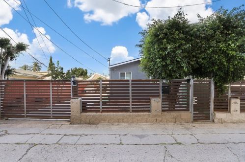 1933 Palmer Ct, Long Beach, CA 90806-5417