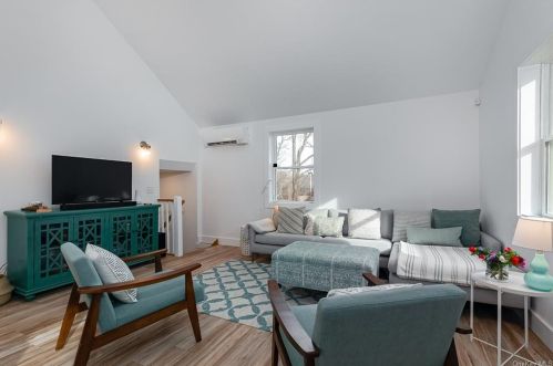35 Vlei Rd, Rhinebeck, NY 12572-2718