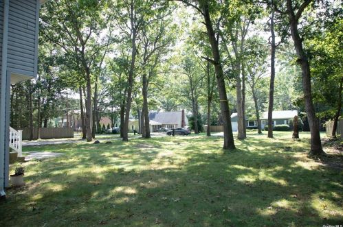 160 Allwood Ave, Central Islip NY  11722-3314 exterior