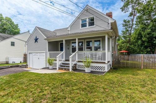 42 Clayton St, Milford, CT 06461-2906