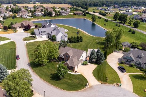 10071 Glynwater Ct, Granger, IN 46530-6038