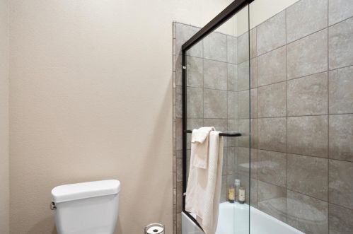 239 Clendenin Pkwy, Ripon CA  95366-9497 exterior