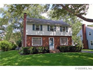 100 Meadows Dr, Rochester, NY 14618-2334