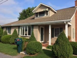 8 Broad St, Lees Cross Roads, PA 17257-9414