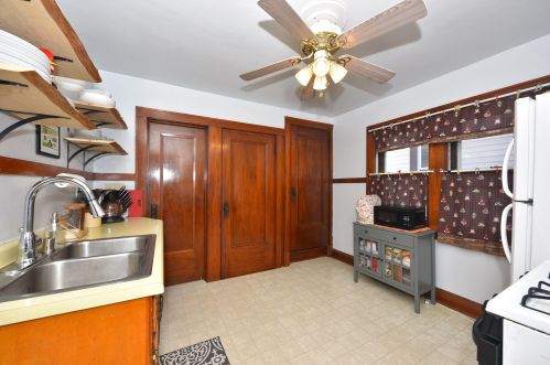 1554 72, Milwaukee WI 53214-4702 exterior