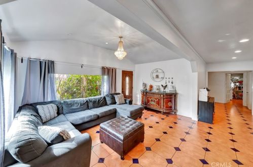 17119 Saticoy St, Van Nuys CA 91406-2146 exterior