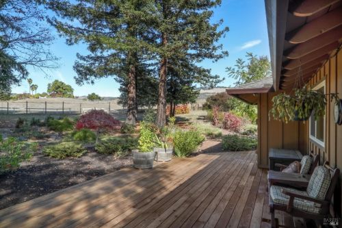 4271 Deer Trail Rd, Santa Rosa, CA 95404-1605
