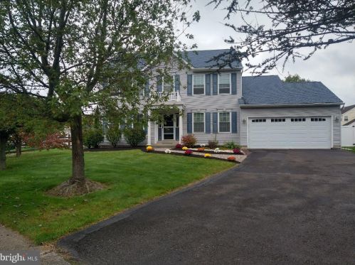 6017 Planters Dr, Pipersville, PA 18947-1052