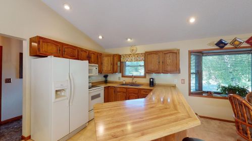 501 Riverview Dr, Medford, MN 55049-9542