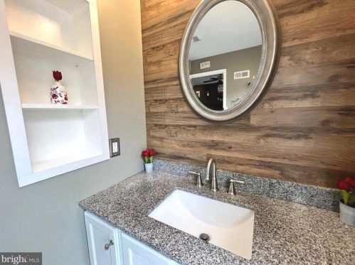 324 Glenn Rose Cir, Norristown PA 19406-1783 exterior