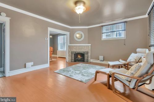 306 35th St, Wilmington, DE 19802-2814