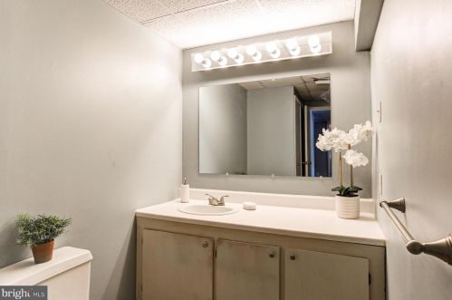 1046 Country Hill Dr, Harrisburg PA  17111-4655 exterior