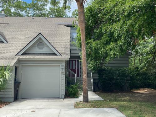1041 Marsh Court Ln, Mount Pleasant SC  29464-3335 exterior
