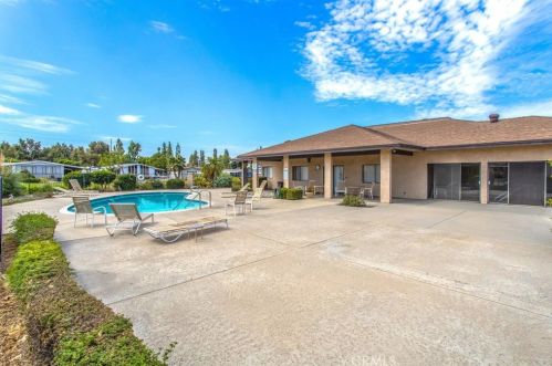 1325 Medallion St, Redlands CA  92374-2666 exterior