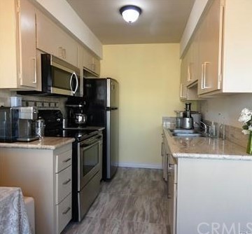 335 Cedar Ave, Long Beach CA  90802-2827 exterior